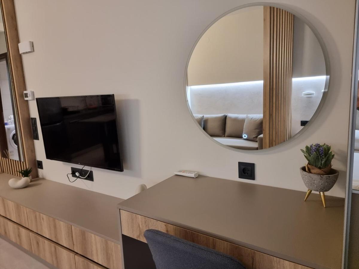 Iris City Center Premium Studio Thessaloniki Exterior photo