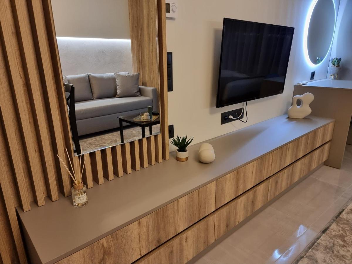 Iris City Center Premium Studio Thessaloniki Exterior photo
